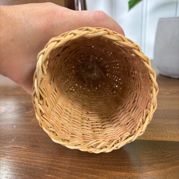 Vintage Wicker Lady Figurine Woven Basket Doll with Hat and Flowers Boho Decor - Picture 7 of 14